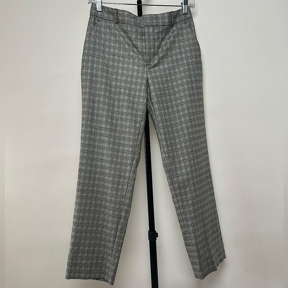 Banana Republic women’s “Avery” straight-fit dress pants, grey color, size 4P